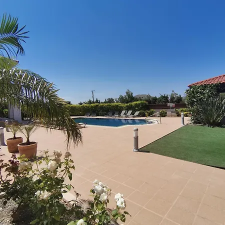 Orchard Blossom Private With Pool Phrenaros