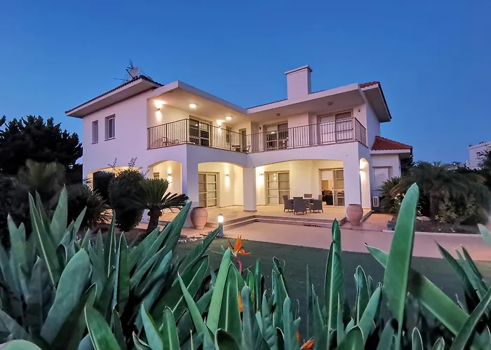 Vila Orchard Blossom Private With Pool Phrenaros