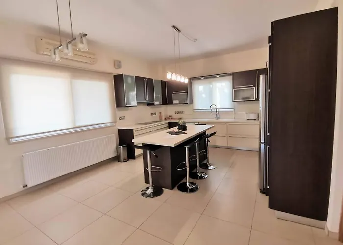 Orchard Blossom Private With Pool * Phrenaros