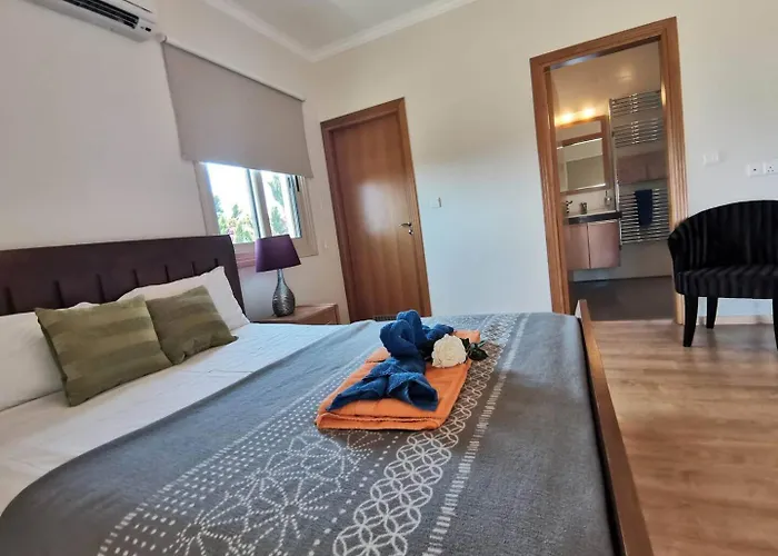 Vila Orchard Blossom Private With Pool *