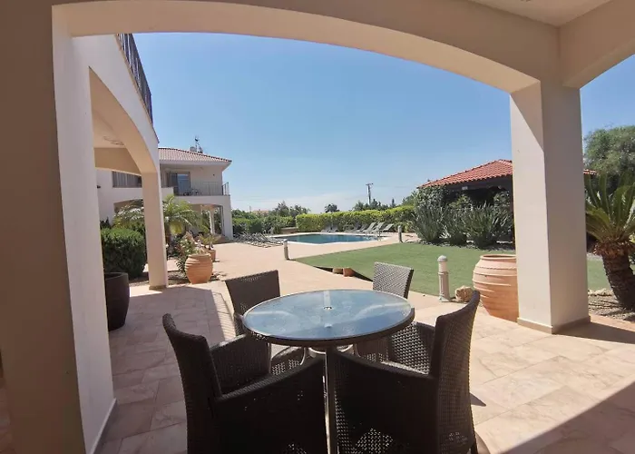 Vila Orchard Blossom Private With Pool