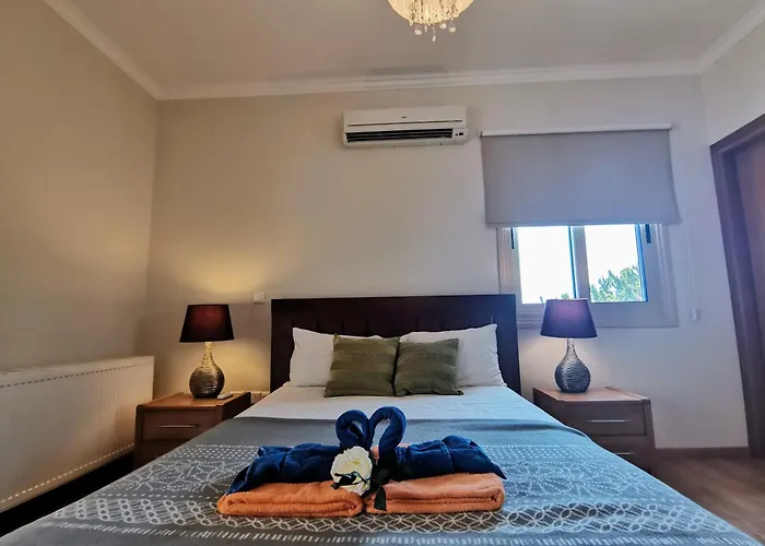 Orchard Blossom Private With Pool Phrenaros