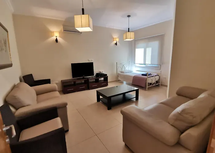 Vila Orchard Blossom Private With Pool Phrenaros