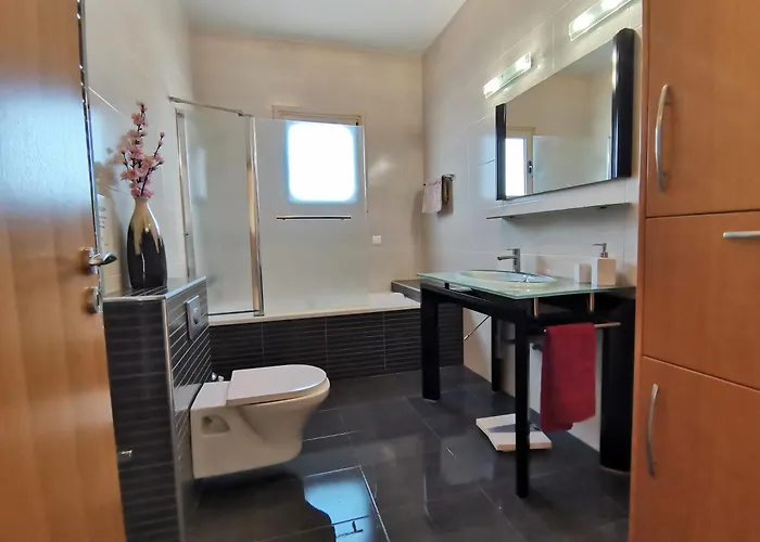 Vila Orchard Blossom Private With Pool Phrenaros