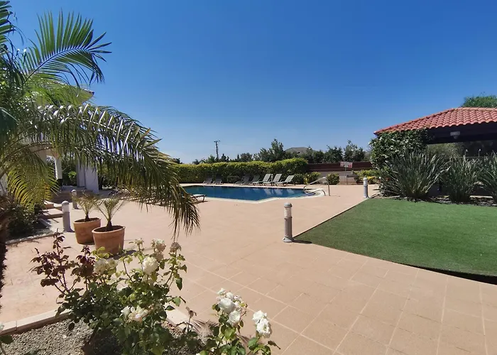 Orchard Blossom Private With Pool Phrenaros